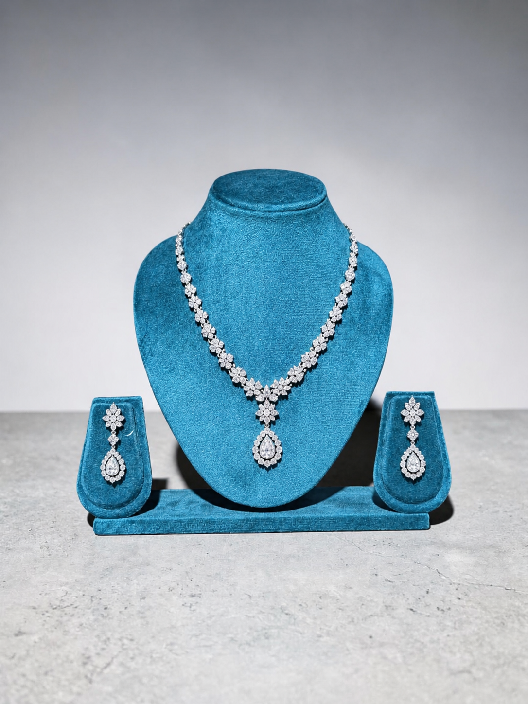 8 inch Suede velvet necklace stand (peacock colour)
